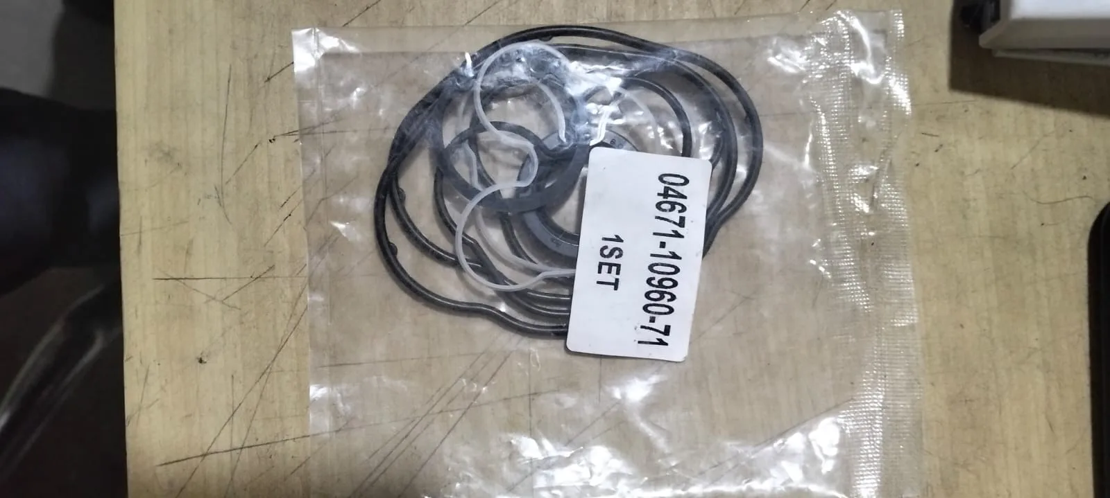 SEAL POMPA HYDROLIC TOYOTA 2,5 TON IDZII 60-8FD25 / 8FG25