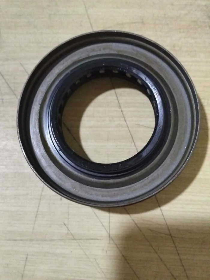 OIL SEAL / SEAL OIL GARDAN / COPEL KE TRANSMISI TOYOTA - RT039NI